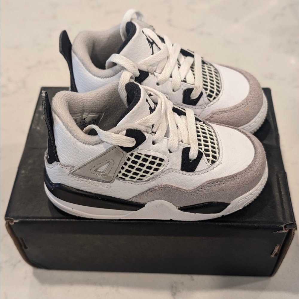 Jordan 4 military black size 7c